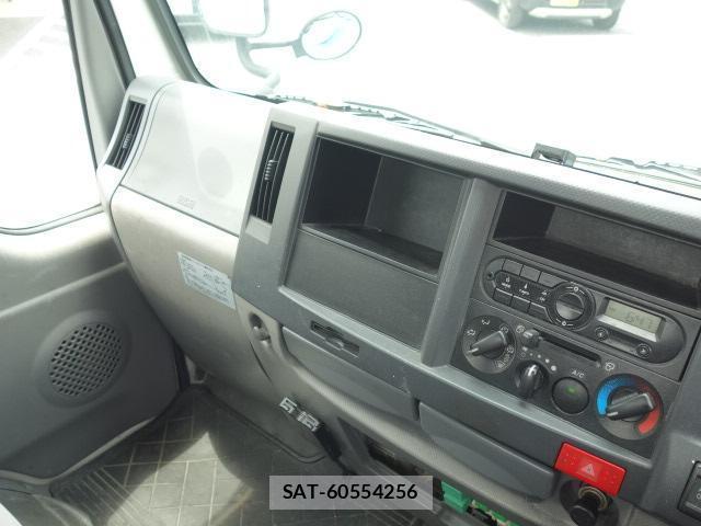 Mazda TITAN 2015-10 8009713-16
