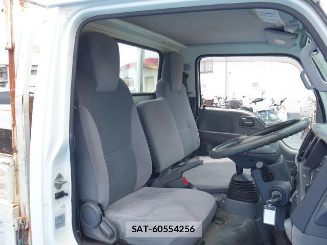 Mazda TITAN 2015-10 8009713-17