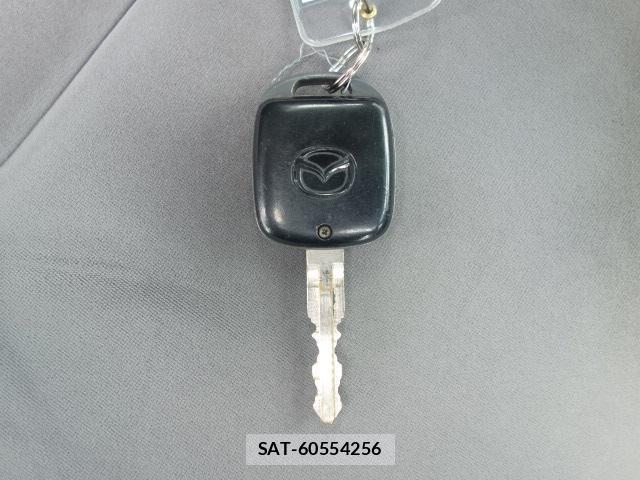 Mazda TITAN 2015-10 8009713-19