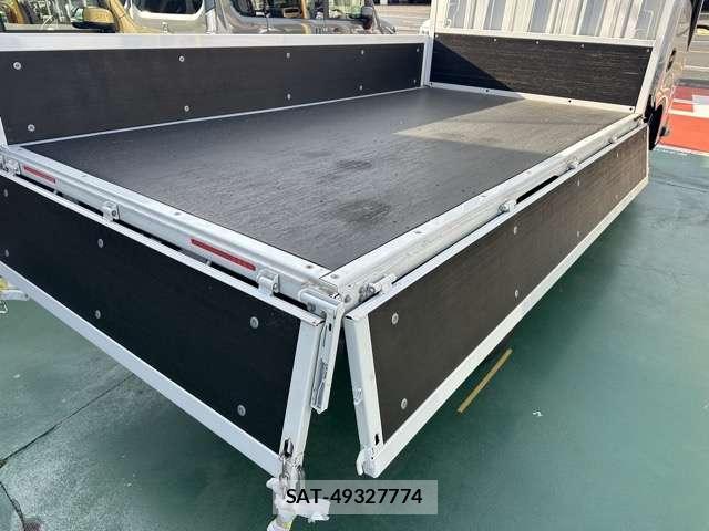 Mazda TITAN 2025-06 8010103-17