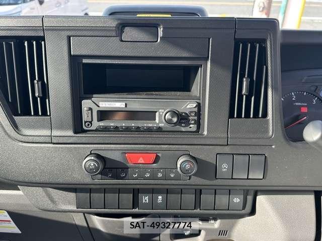 Mazda TITAN 2025-06 8010103-4