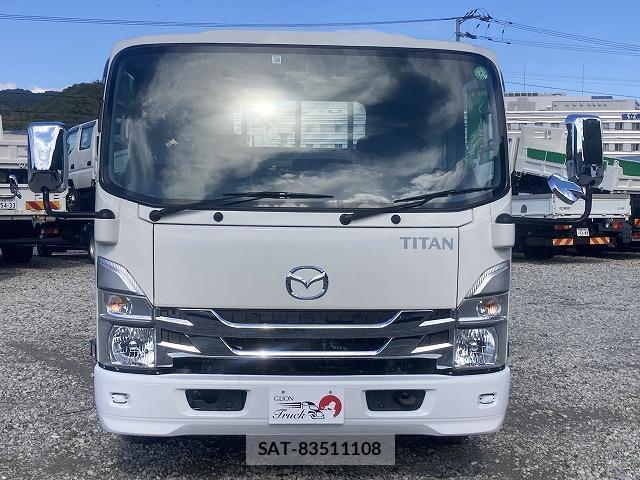 Mazda TITAN 2022-10 8010658-1