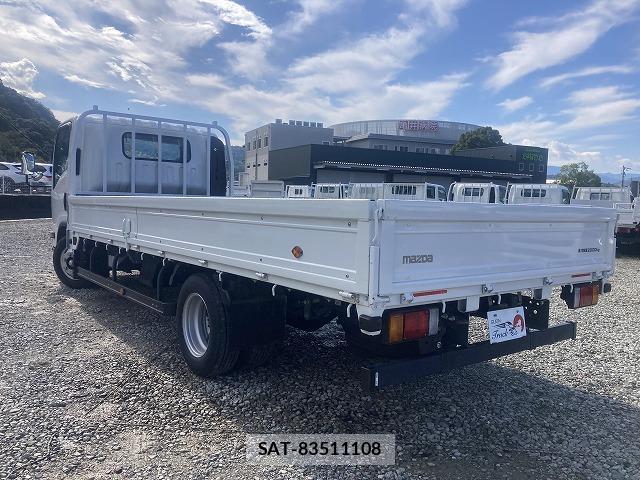 Mazda TITAN 2022-10 8010658-5