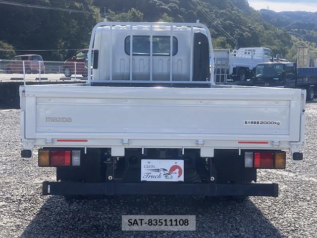Mazda TITAN 2022-10 8010658-6