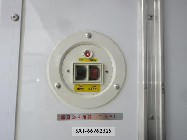 Mazda TITAN 2024-08 8010809-19
