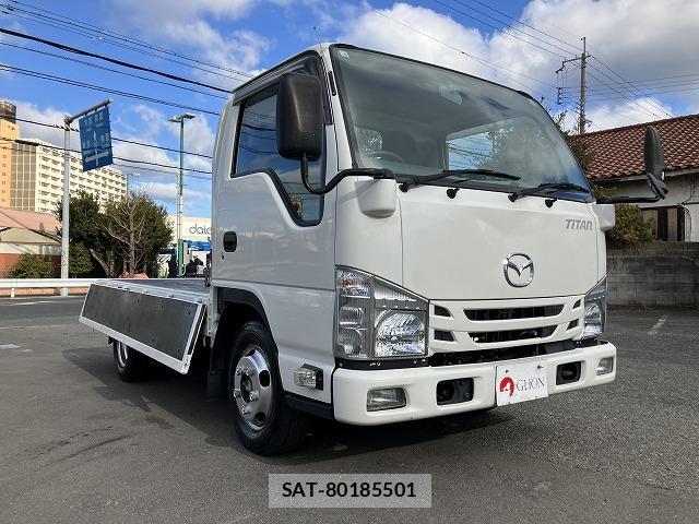 Mazda TITAN 2018-06 8010825-6