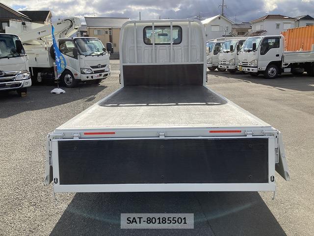 Mazda TITAN 2018-06 8010825-8