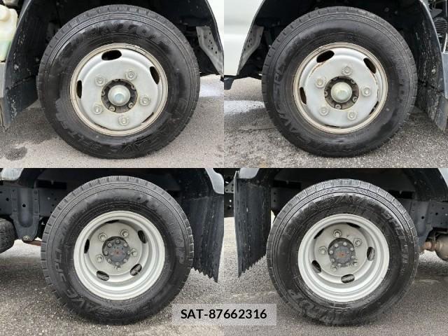 Mazda TITAN 2019-02 8010828-16
