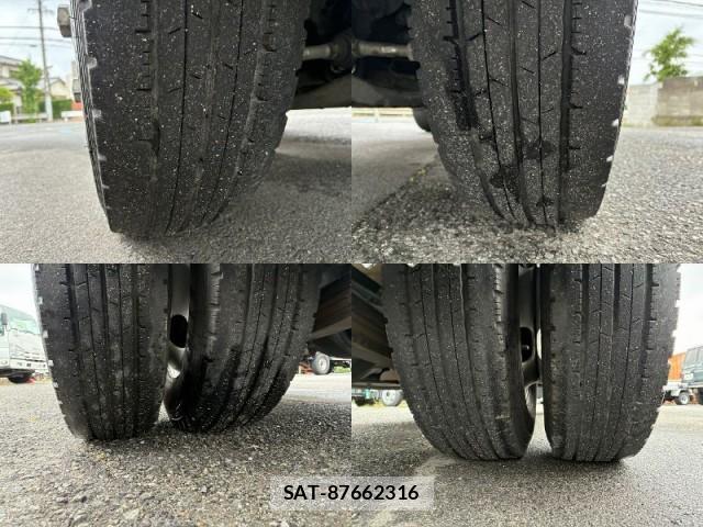 Mazda TITAN 2019-02 8010828-19