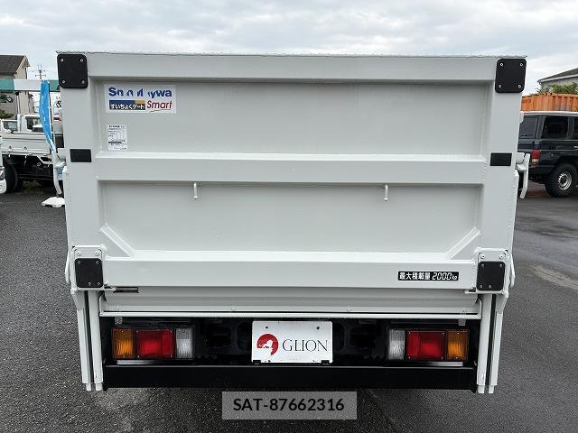 Mazda TITAN 2019-02 8010828-6