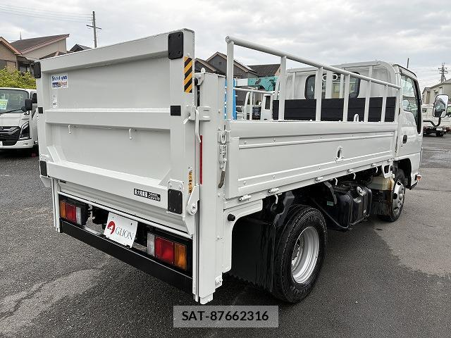 Mazda TITAN 2019-02 8010828-7