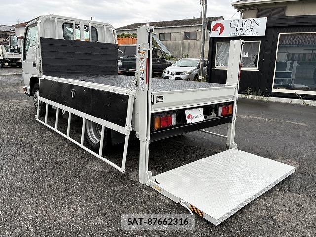 Mazda TITAN 2019-02 8010828-8