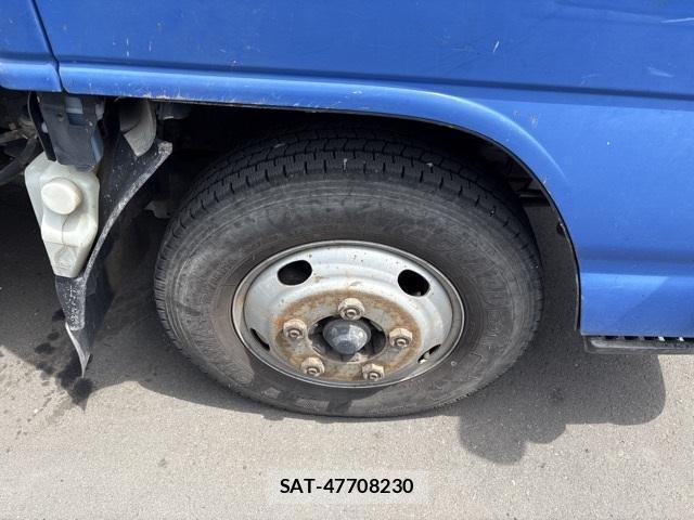 Mazda TITAN 2015-05 8010929-5