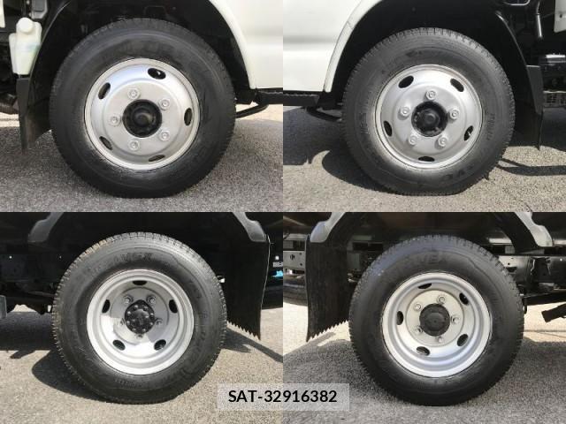 Mazda TITAN 2017-07 8011048-16