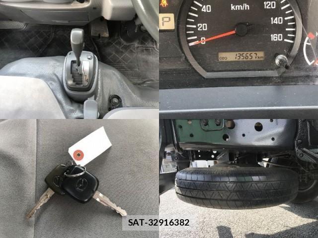 Mazda TITAN 2017-07 8011048-17