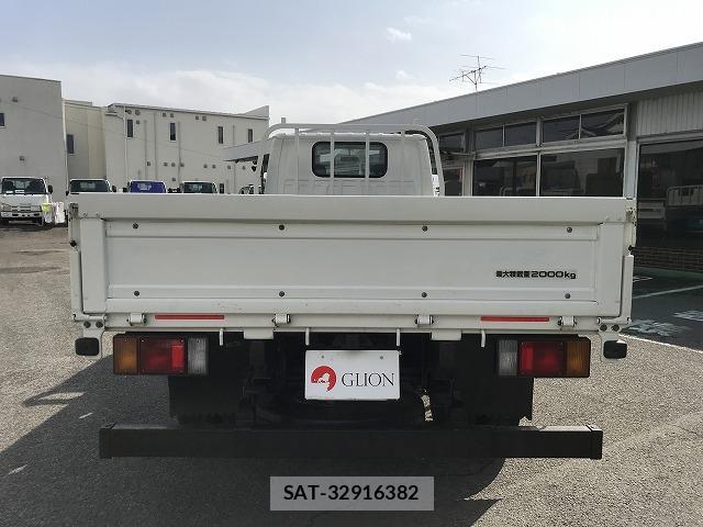 Mazda TITAN 2017-07 8011048-6