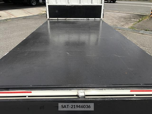 Mazda TITAN 2015-03 8011056-9