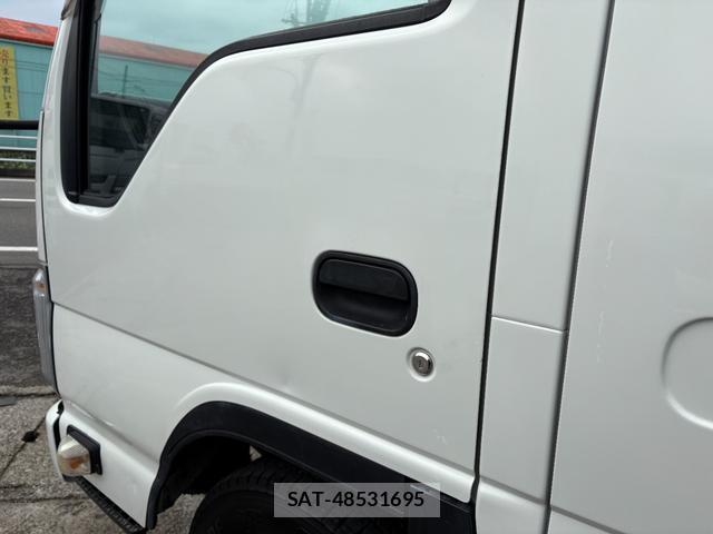 Mazda TITAN 2015-09 8011219-18