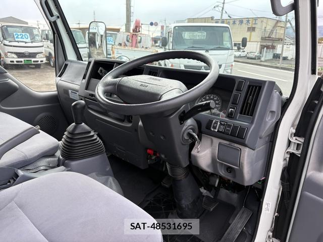 Mazda TITAN 2015-09 8011219-5