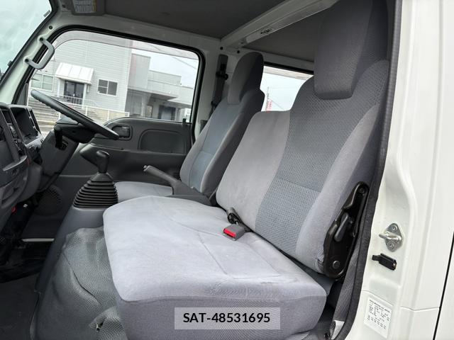 Mazda TITAN 2015-09 8011219-6