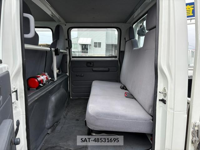 Mazda TITAN 2015-09 8011219-7