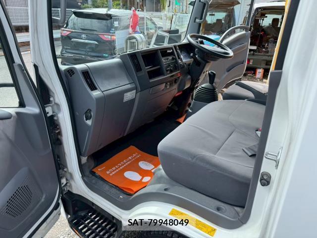 Mazda TITAN 2013-03 8011497-6