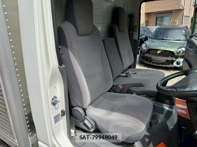 Mazda TITAN 2013-03 8011497-7