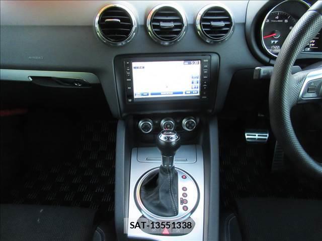 Audi TT 2012-06 8006580-5