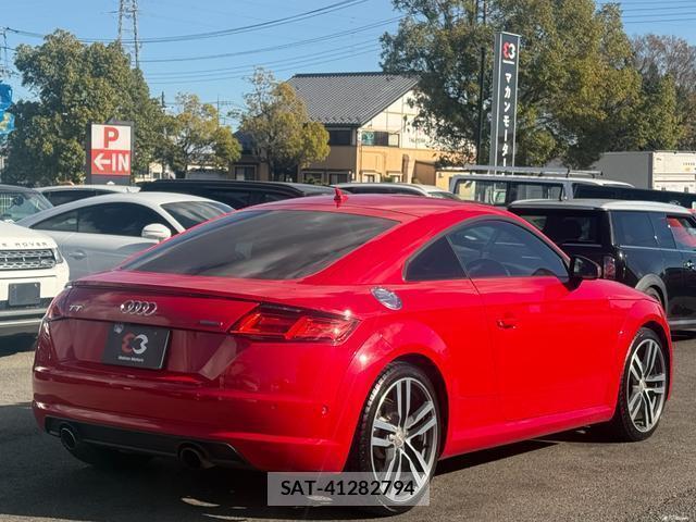Audi TT 2015-12 8008431-11