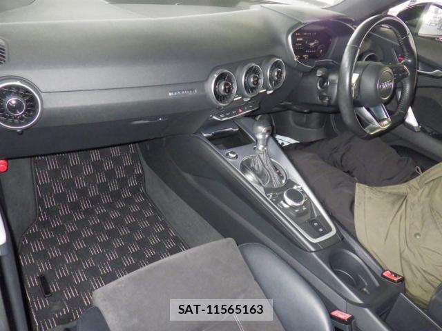 Audi TT 2016-11 8008991-2