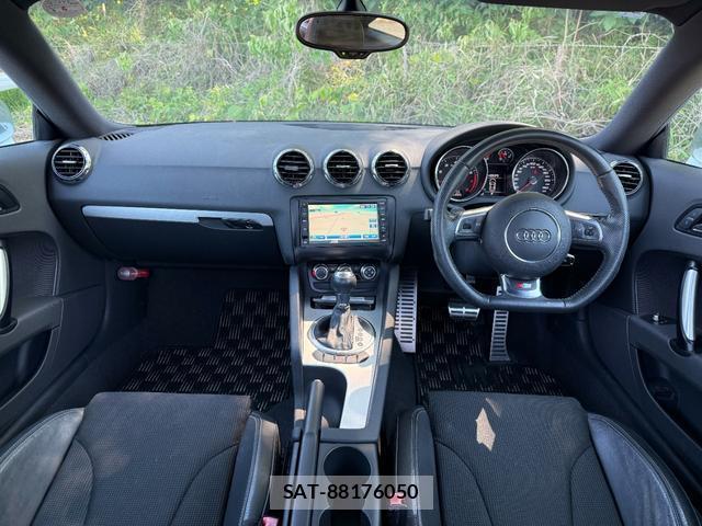 Audi TT 2012-05 8009634-1