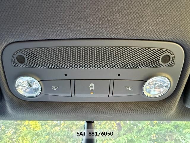 Audi TT 2012-05 8009634-2