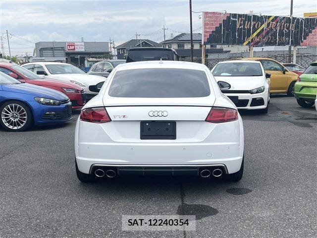 Audi TTS 2015-09 8004694-1