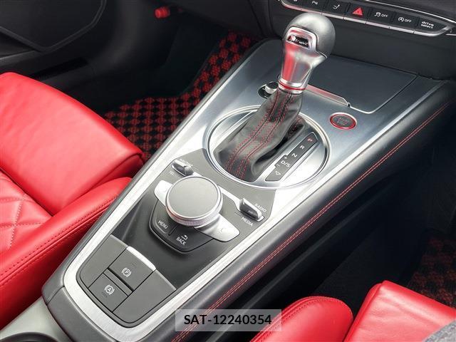 Audi TTS 2015-09 8004694-15
