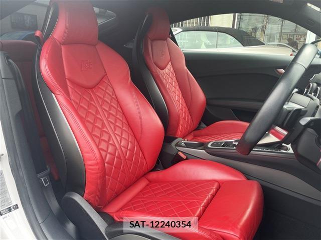 Audi TTS 2015-09 8004694-5