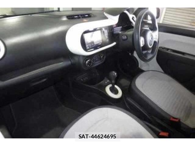 Renault TWINGO 2021-07 8009303-4