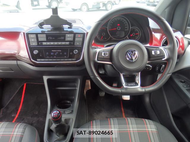 VolksWagen UP! 2019-04 8004333-19