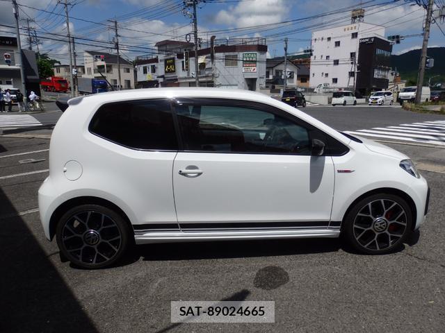 VolksWagen UP! 2019-04 8004333-5