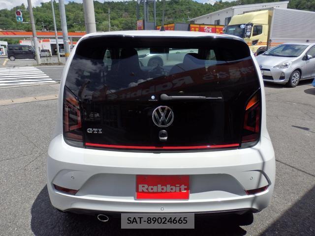 VolksWagen UP! 2019-04 8004333-6
