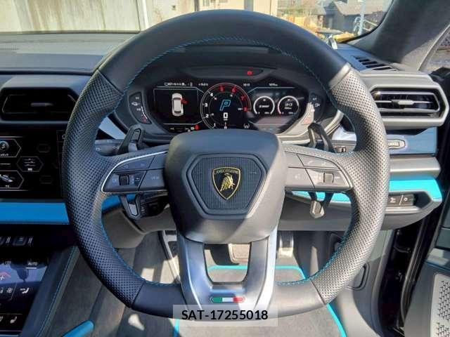 Lamborghini URUS 2025-12 8003600-12