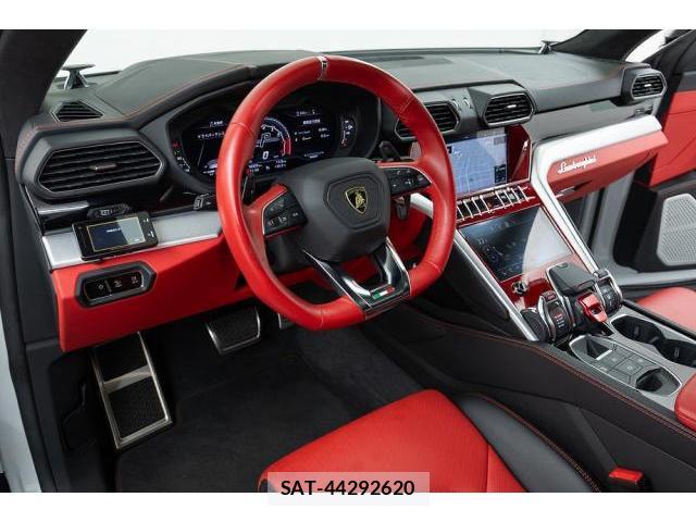 Lamborghini URUS 2019-03 8004773-13