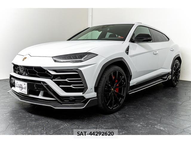 Lamborghini URUS 2019-03 8004773-6