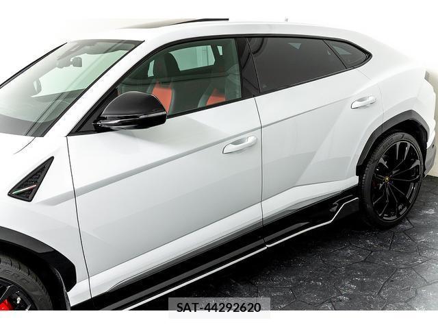 Lamborghini URUS 2019-03 8004773-7