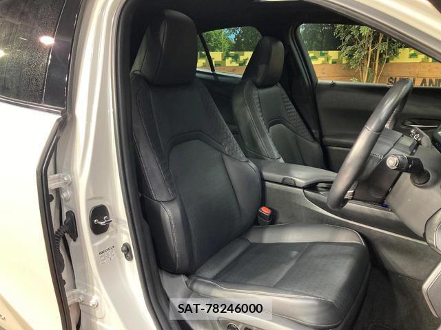 Lexus UX 2020-10 8003886-7