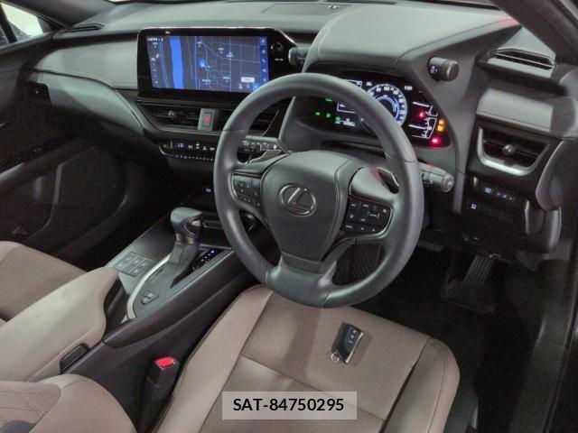 Lexus UX 2023-08 8010492-2
