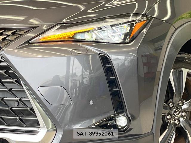 Lexus UX 2023-07 8011110-11