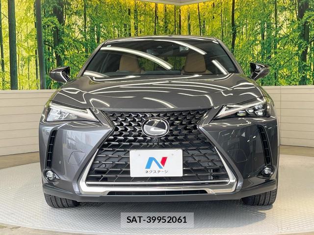 Lexus UX 2023-07 8011110-13