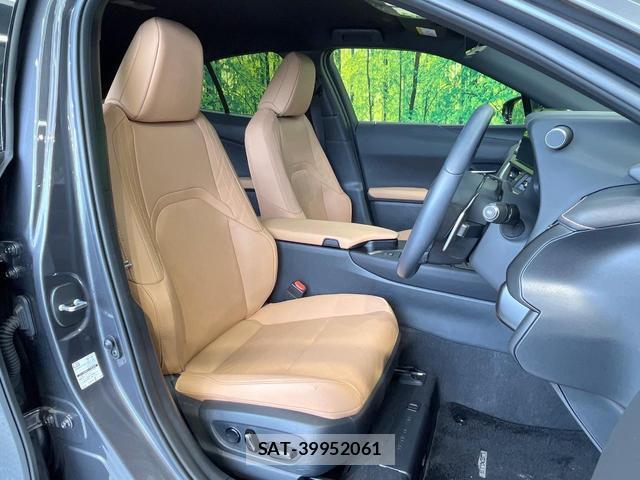 Lexus UX 2023-07 8011110-7