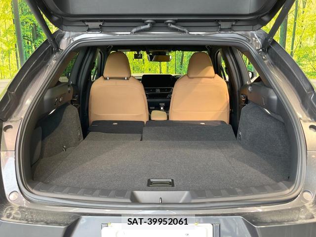 Lexus UX 2023-07 8011110-9