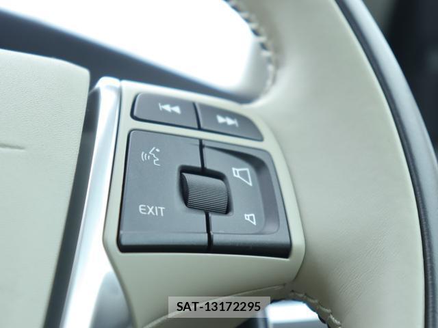 Volvo V40 2016-08 8003451-14